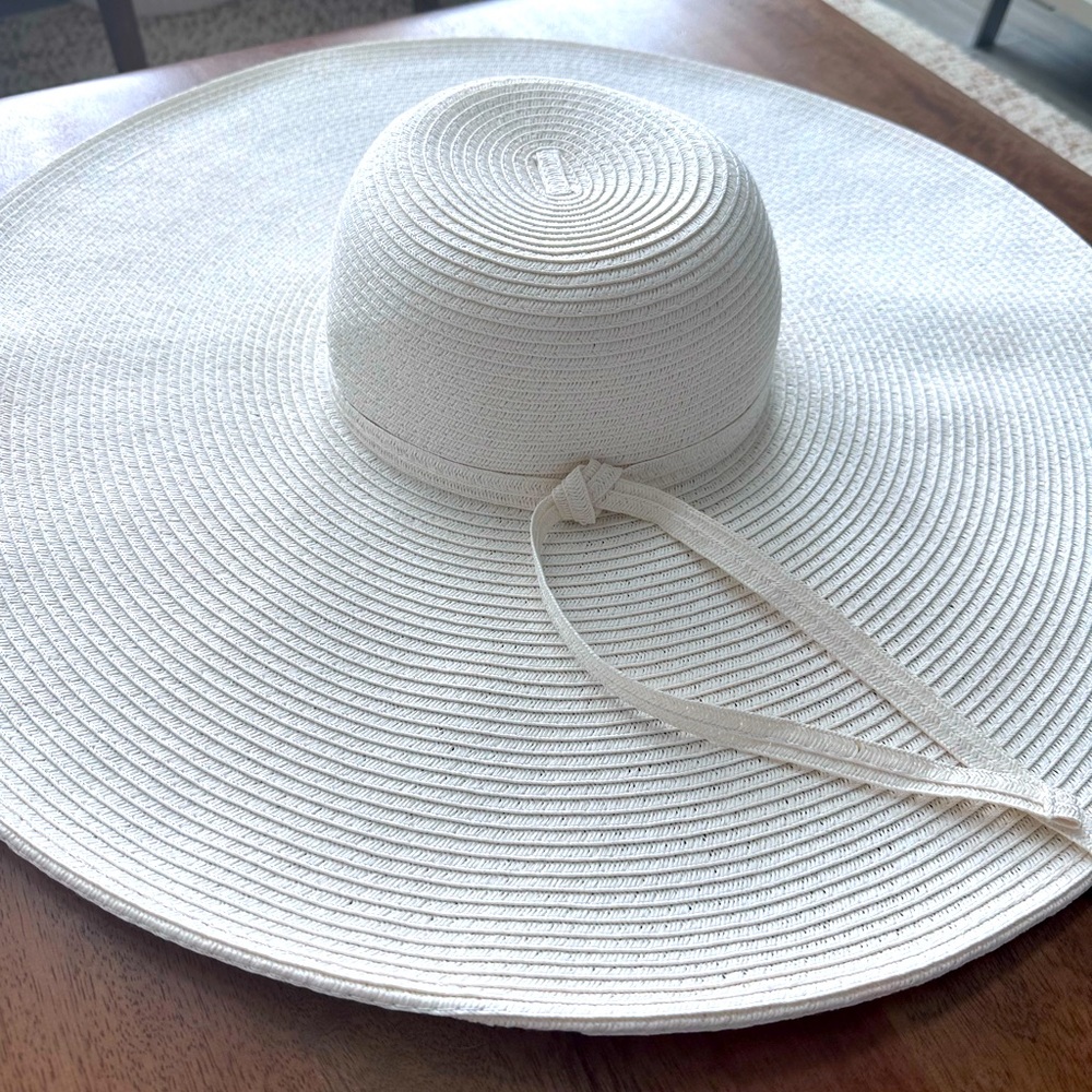 Straw white hat